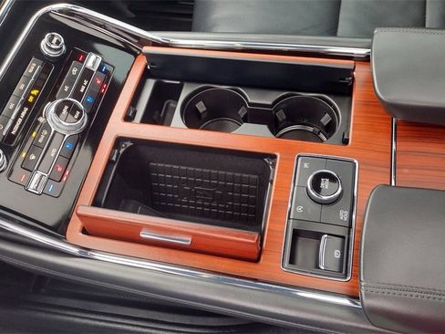 Certified 2024 Lincoln Navigator L Reserve image 14