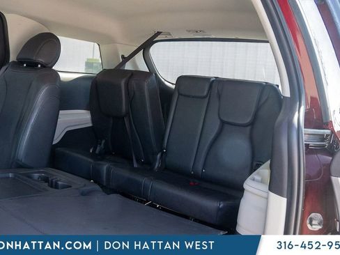 Used 2024 Kia Carnival LX image 22