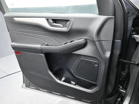 Used 2022 Ford Escape SE w/ Convenience Package image 12