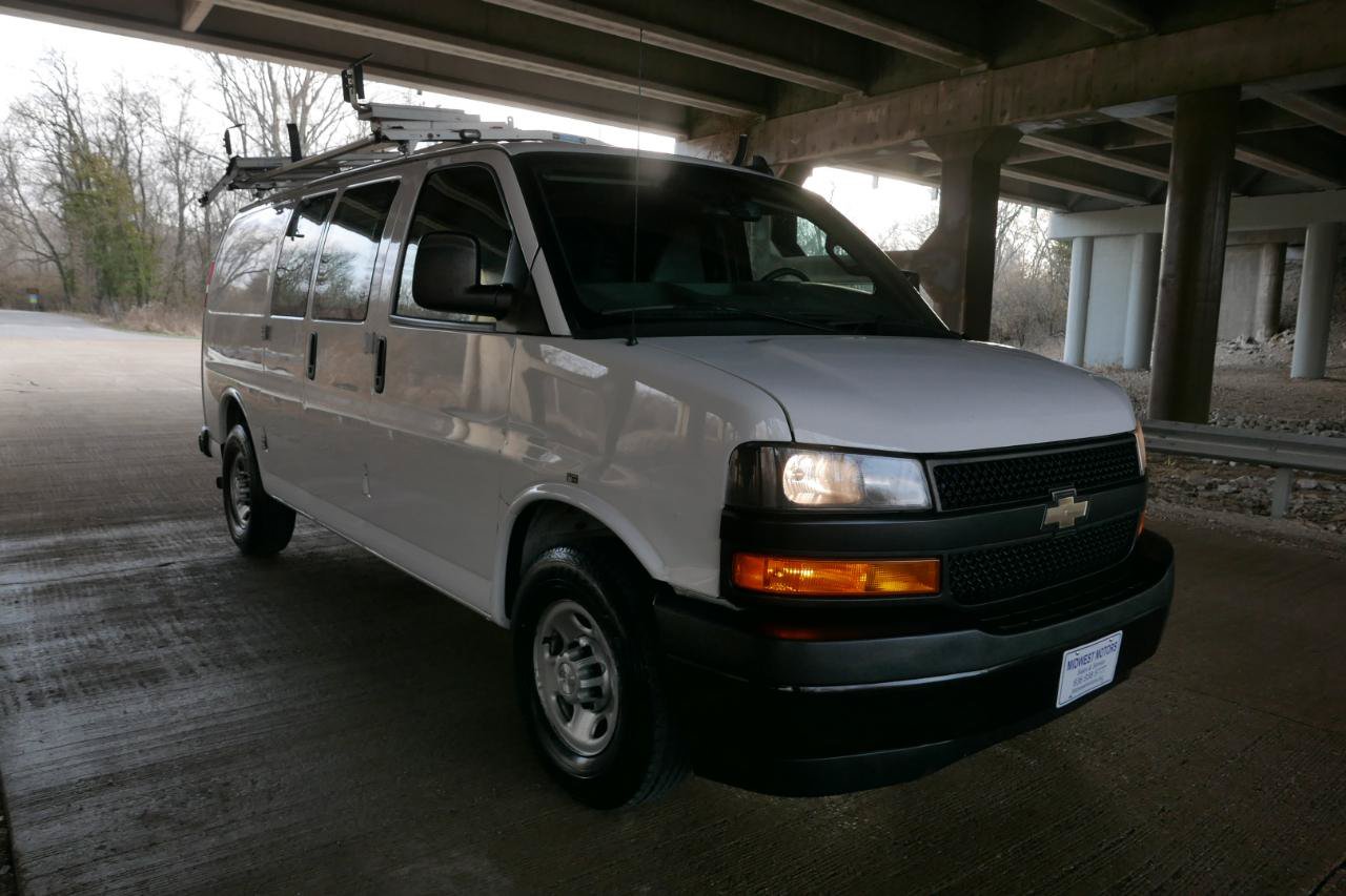 Used 2018 Chevrolet Express 2500 w/ Driver Convenience Package RWD image 28