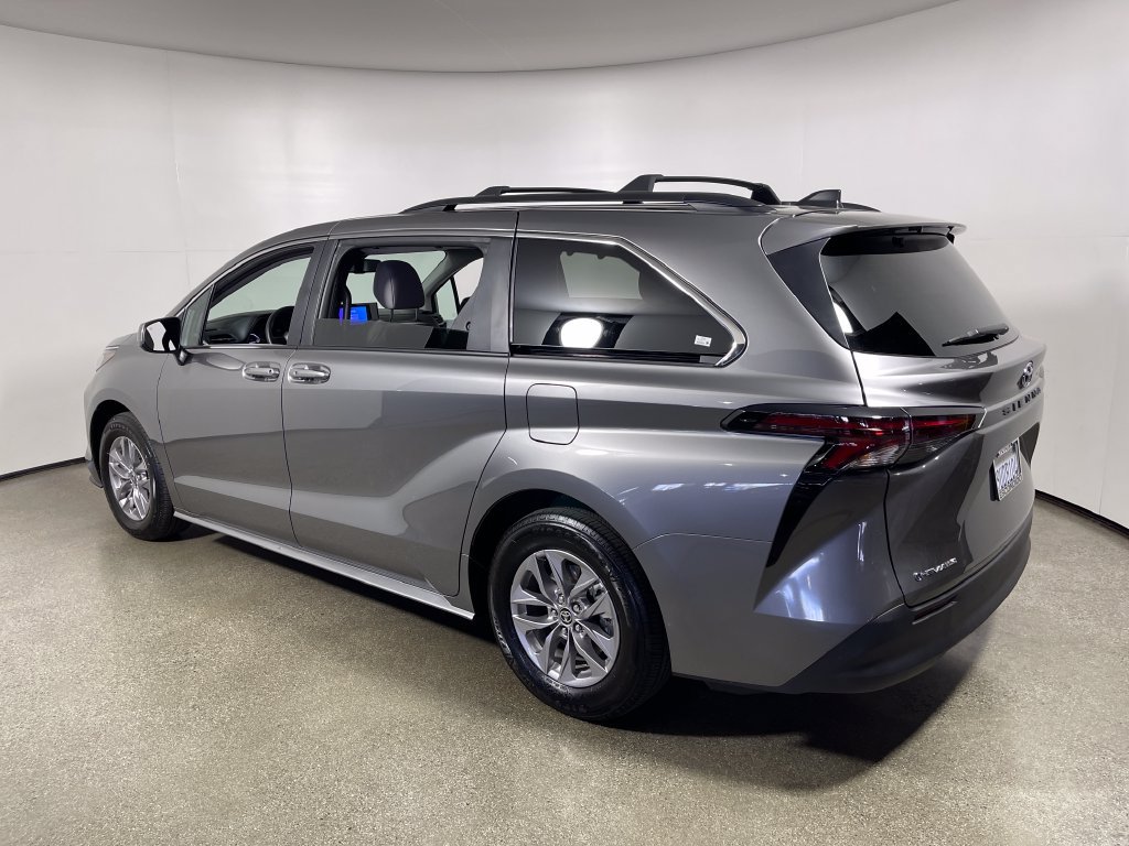 Certified 2026 Toyota Sienna LE AWD/4WD image 5