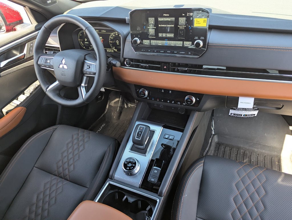 Used 2025 Mitsubishi Outlander 4WD Plug-In Hybrid image 39