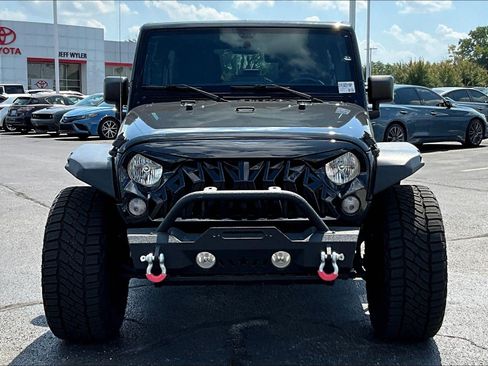 Used 2015 Jeep Wrangler Unlimited Sport w/ Quick Order Package 24S AWD/4WD image 2
