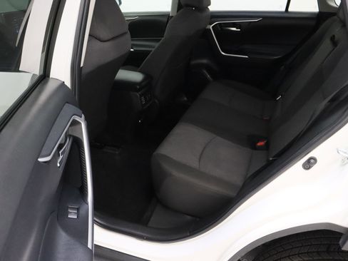Used 2025 Toyota RAV4 XLE FWD image 28