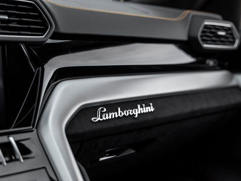 Used 2024 Lamborghini Urus S image 37