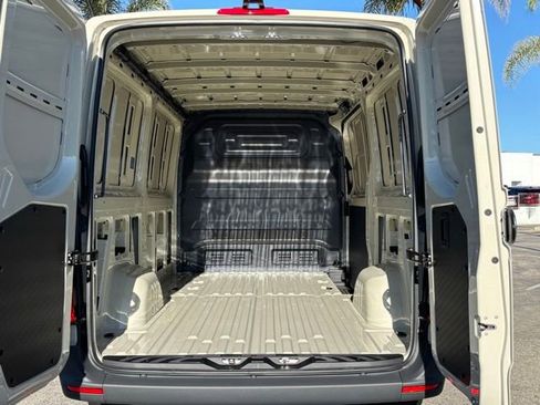 Used 2026 Mercedes-Benz Sprinter 144 Cargo image 23