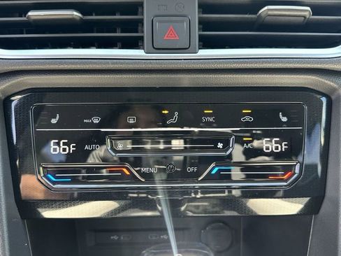 New 2026 Volkswagen Taos SE image 21