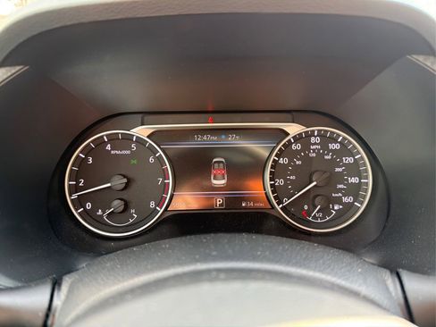 Used 2025 Nissan Sentra SR w/ SR Premium Package image 11