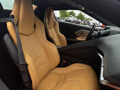 Used 2022 Chevrolet Corvette Stingray Preferred Conv w/ Z51 Performance Package RWD image 25