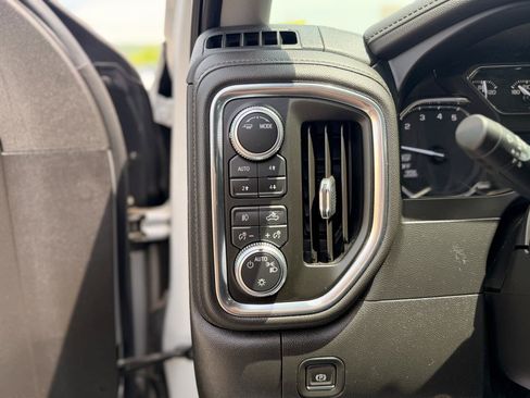 Used 2021 GMC Sierra 1500 Elevation w/ X31 Off-Road Package AWD/4WD image 11