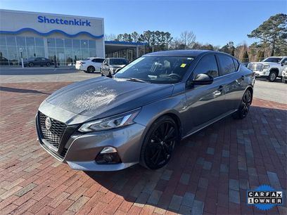 Used 2022 Nissan Altima 2.5 SR w/ Midnight Edition Package