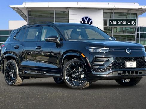 New 2026 Volkswagen Tiguan SE R-Line FWD image 2