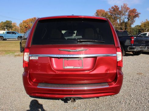 Used 2015 Chrysler Town & Country Touring w/ Trailer Tow Group image 9