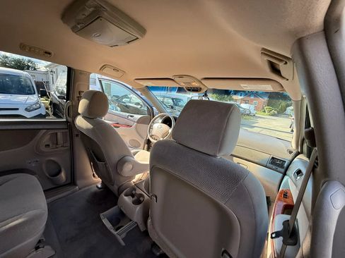 Used 2006 Toyota Sienna FWD image 40