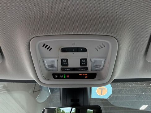 Used 2018 Chevrolet Traverse Premier w/ LPO, 'HIT The Road' Package AWD/4WD image 18