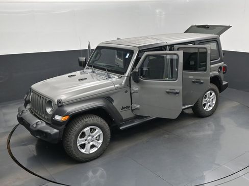 Used 2023 Jeep Wrangler Sport S image 20