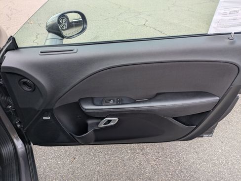 Used 2022 Dodge Challenger SXT w/ Driver Convenience Group image 28