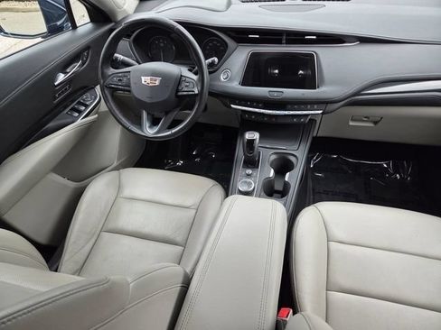 Used 2019 Cadillac XT4 Premium Luxury FWD image 34