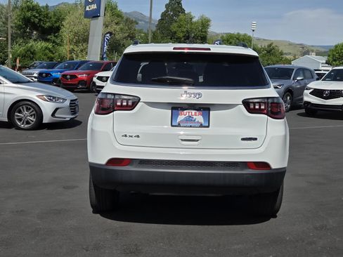 Used 2025 Jeep Compass Latitude AWD/4WD image 6