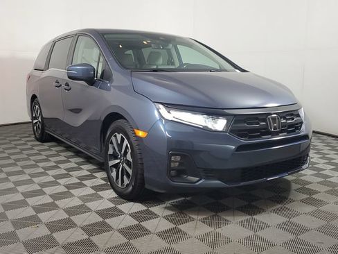 Used 2025 Honda Odyssey EX-L image 3