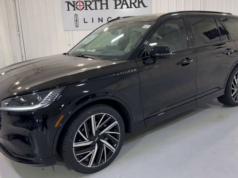 New 2026 Lincoln Aviator Black Label AWD/4WD image 5