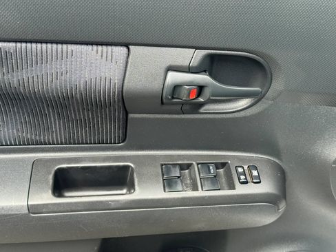 Used 2012 Scion xB FWD image 8