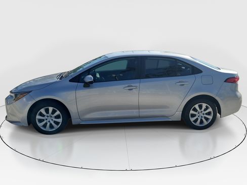 Used 2024 Toyota Corolla LE FWD image 4