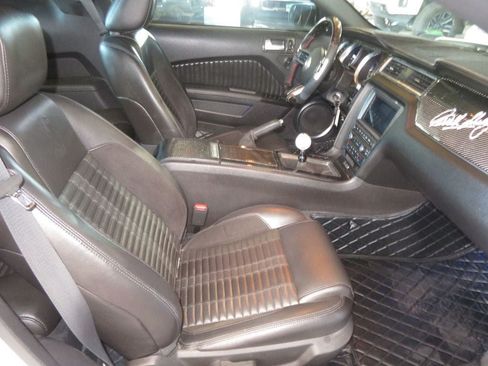 Used 2010 Ford Mustang Shelby GT500 RWD image 25