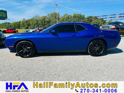 Used 2022 Dodge Challenger SXT w/ Blacktop Package RWD image 2