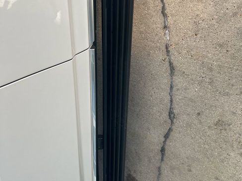 Used 2024 GMC Yukon XL Denali w/ Advanced Technology Package image 17