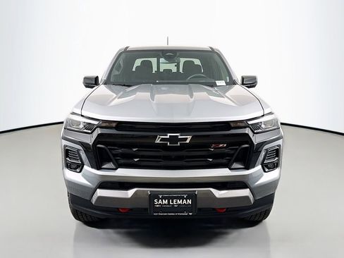 Used 2025 Chevrolet Colorado Z71 w/ Midnight Edition image 2