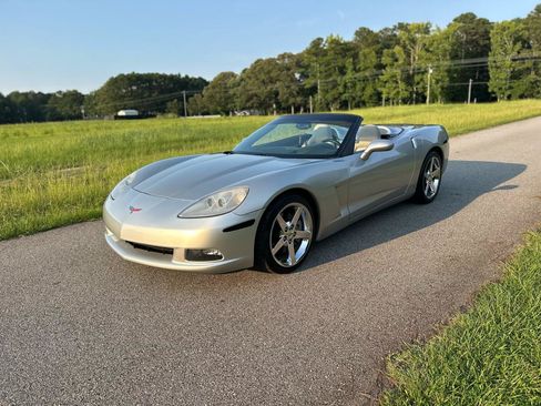 Used 2006 Chevrolet Corvette Coupe w/ Preferred Equipment Group RWD image 6