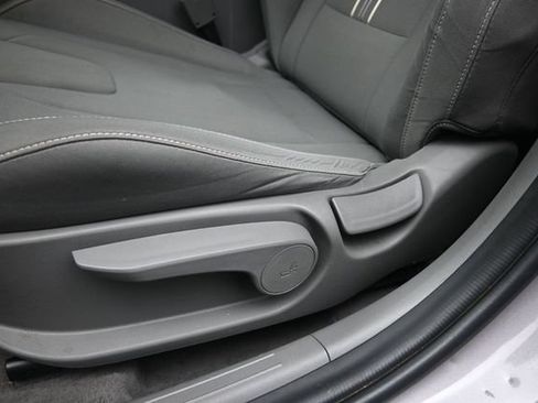 Used 2024 Hyundai Elantra SEL FWD image 14