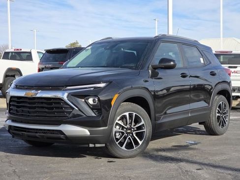 New 2026 Chevrolet TrailBlazer LT w/ Convenience Package FWD image 2