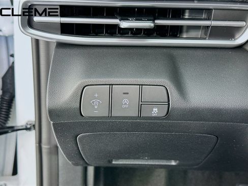 Certified 2026 Hyundai Elantra SE FWD image 13