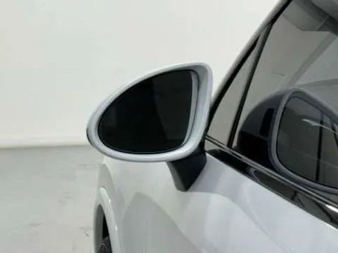 Used 2018 Porsche Cayenne Platinum Edition image 44