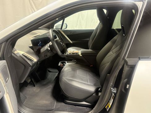 Used 2023 BMW iX xDrive50 w/ Premium Package AWD/4WD image 2
