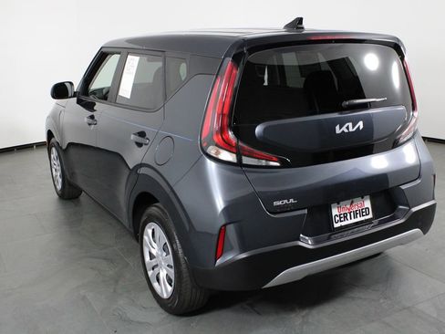 Used 2025 Kia Soul LX image 3