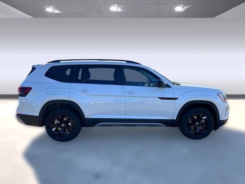 New 2026 Volkswagen Atlas Peak Edition AWD/4WD image 8
