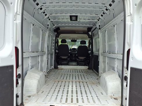 Used 2025 RAM ProMaster 2500 w/ Convenience Group FWD image 11