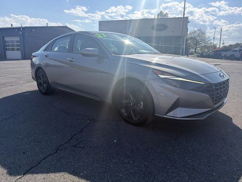 Used 2023 Hyundai Elantra SEL FWD image 1