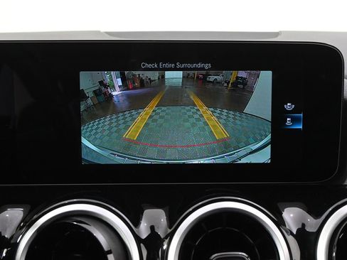 Used 2022 Mercedes-Benz GLA 250 4MATIC image 30