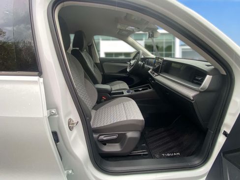 Certified 2025 Volkswagen Tiguan S AWD/4WD image 27