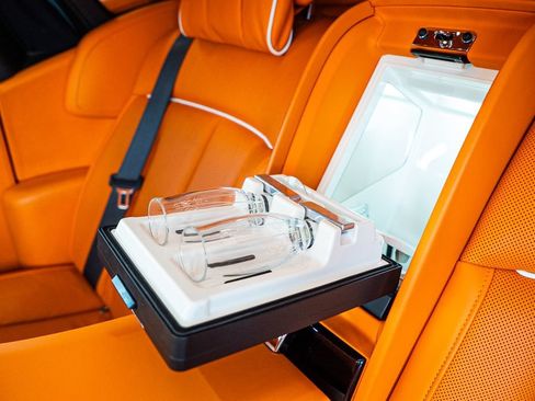 Used 2024 Rolls-Royce Phantom Sedan RWD image 62