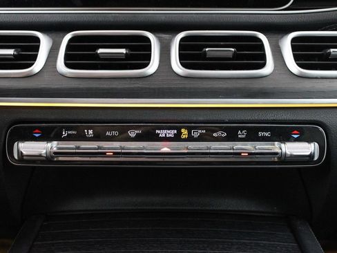 Used 2023 Mercedes-Benz GLS 450 4MATIC image 38