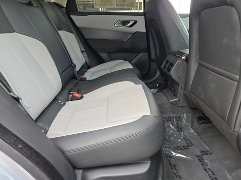 Used 2025 Land Rover Range Rover Velar Dynamic SE image 18