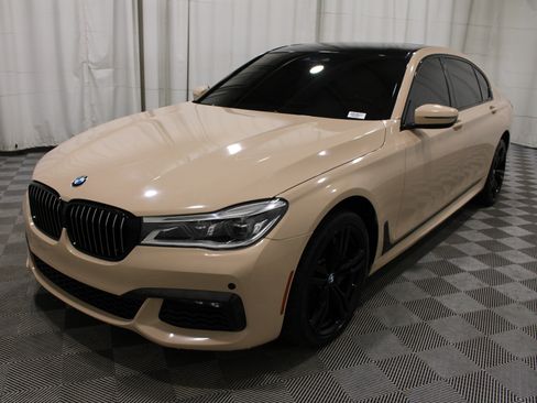 Used 2019 BMW 750i xDrive w/ M Sport Package AWD/4WD image 36