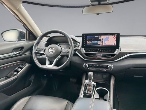 Used 2023 Nissan Altima 2.5 SR w/ SR Premium Package FWD image 19