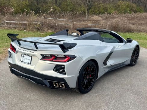 Used 2023 Chevrolet Corvette Stingray Convertible image 3