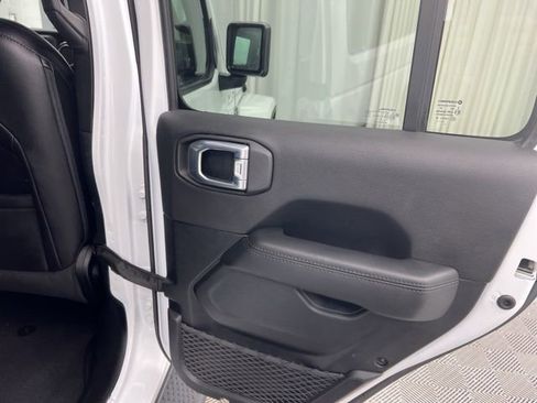 Used 2021 Jeep Wrangler Unlimited Sahara image 17